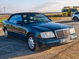 Mercedes-Benz E 220 Cabrio, Automatik, Klima, Leder schwarz - Mercedes-Benz E 220 mit Benzin-Antrieb: Cabrio, Automatik