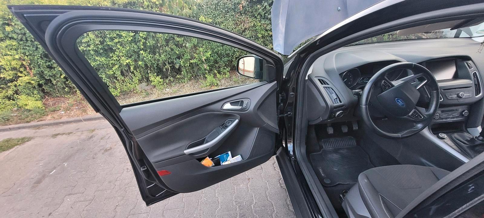 Ford Focus 2015 — photo 10