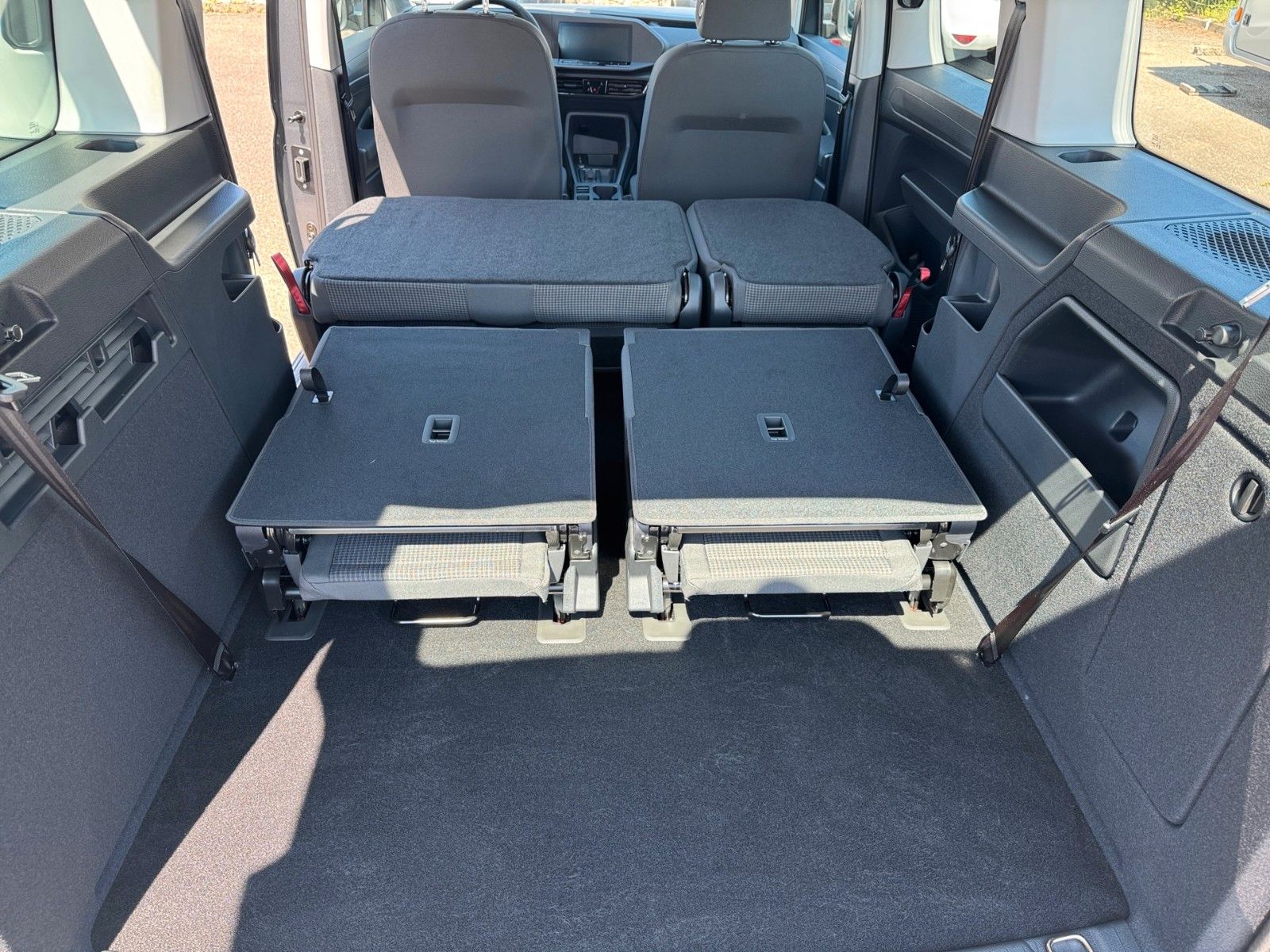Fahrzeugabbildung Volkswagen Caddy Maxi 1.5 TSI