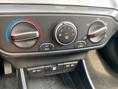 Fahrzeugabbildung Hyundai i20 1.0 KLIMA SHZ CARPLAY ALU AUTOMATIK KAMERA
