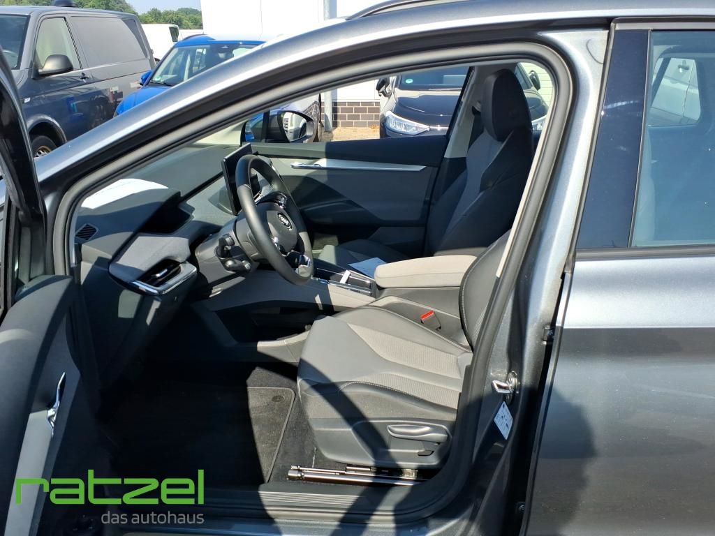 Fahrzeugabbildung SKODA Enyaq 60 Loft AHK-klappbar Navi Leder Kamera LED
