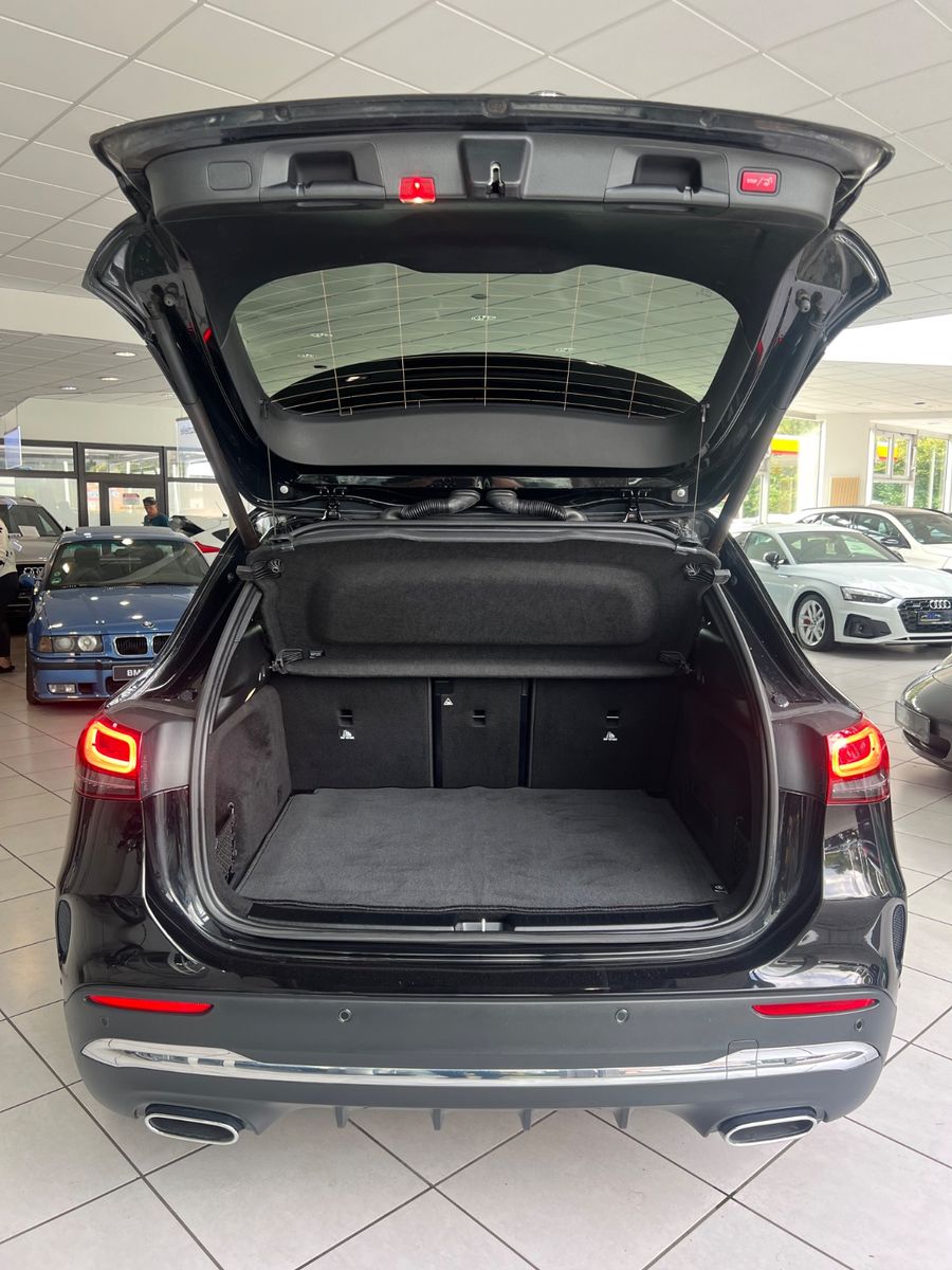 Fahrzeugabbildung Mercedes-Benz GLA 250 4Matic* AMG Line * PANORAMADACH *