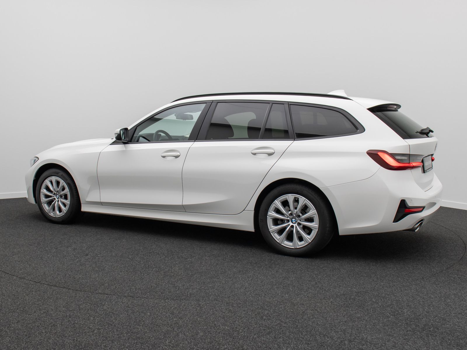 Fahrzeugabbildung BMW 320d HUD DAB Laser PDC DrivAssist Komfort Alarm