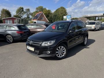 Volkswagen Tiguan - 1