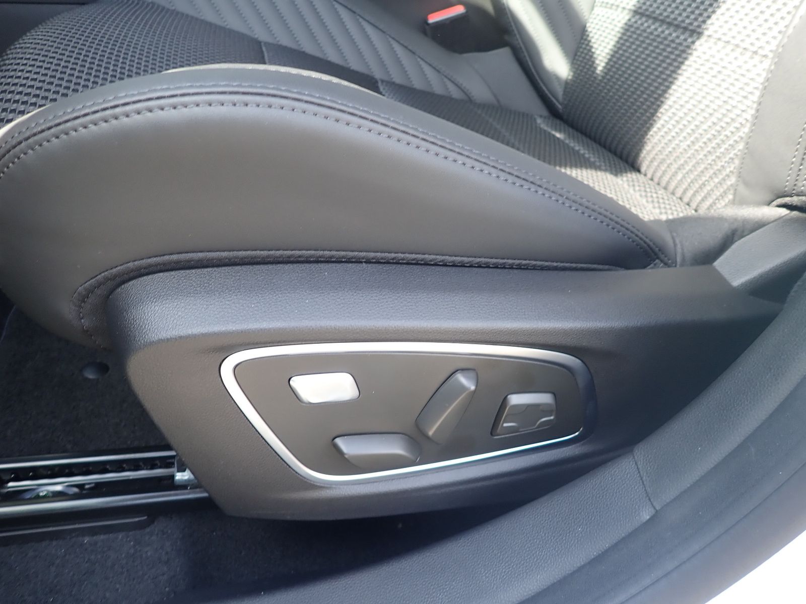 Fahrzeugabbildung Renault Espace 6 Esprit Alpine Full Hybrid E-Tech 200 5-