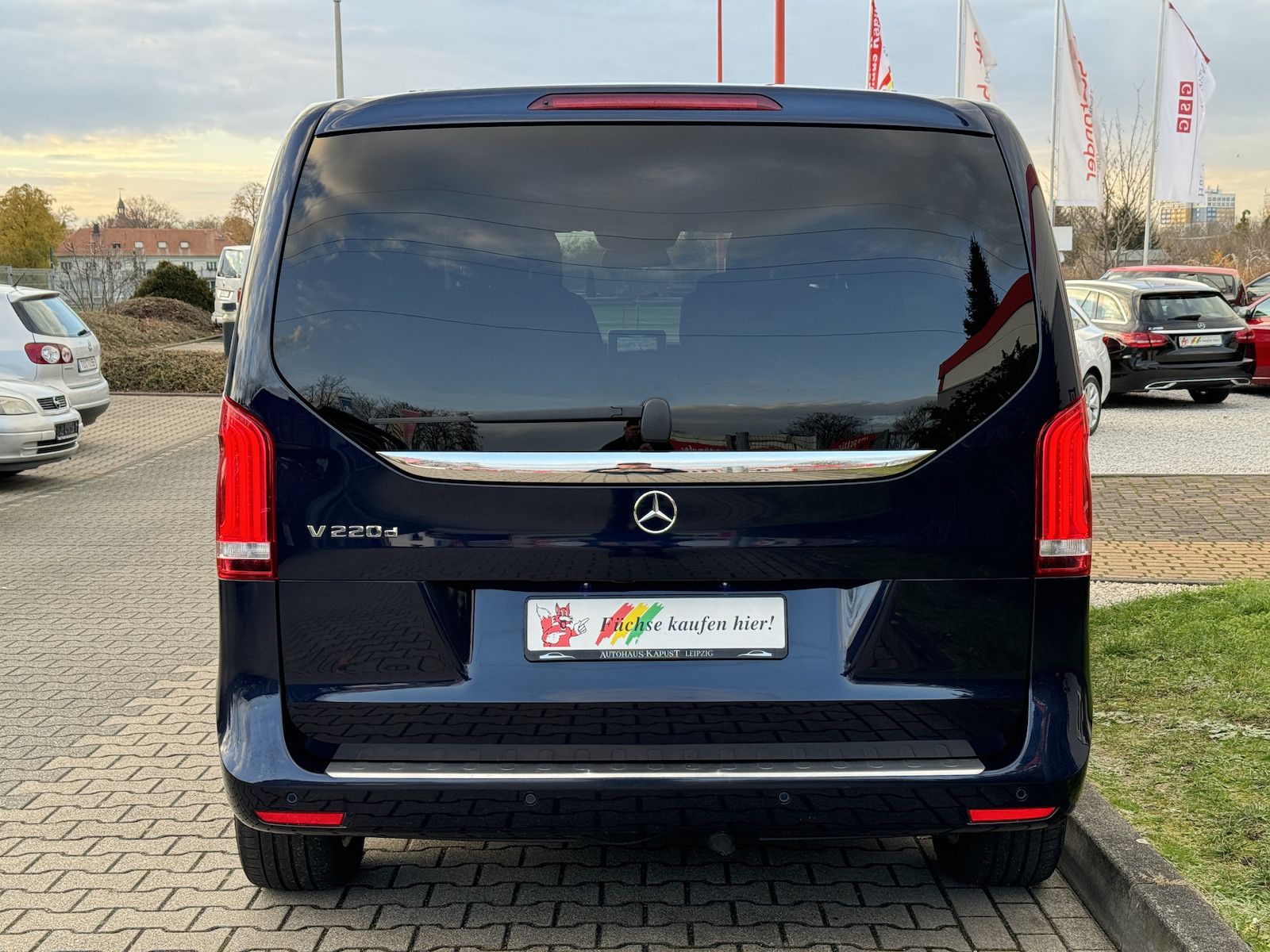 Fahrzeugabbildung Mercedes-Benz V 220 d EDITION/LED/Navi/DAB/Cam/Spur/Side/AHK/