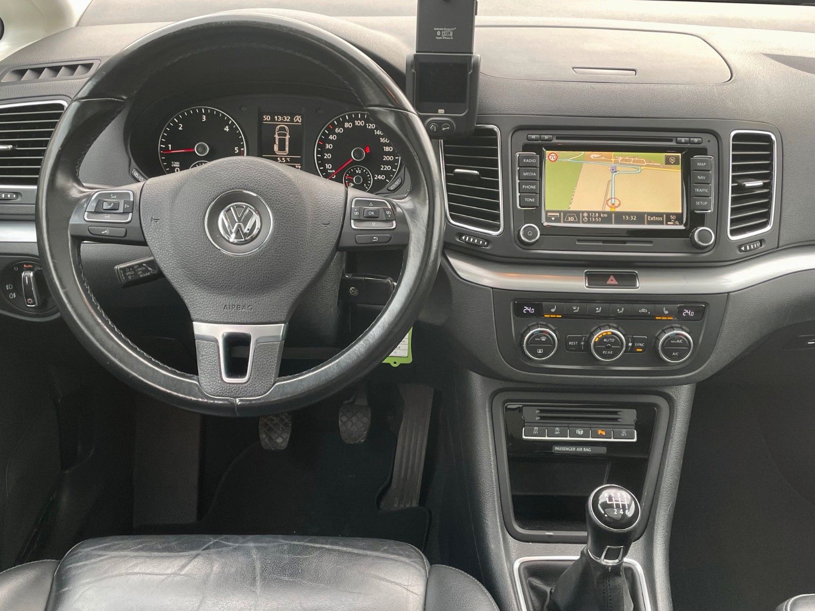 Fahrzeugabbildung Volkswagen Sharan HIGHLINE 7-SITZER Navi Leder Xenon SPORT