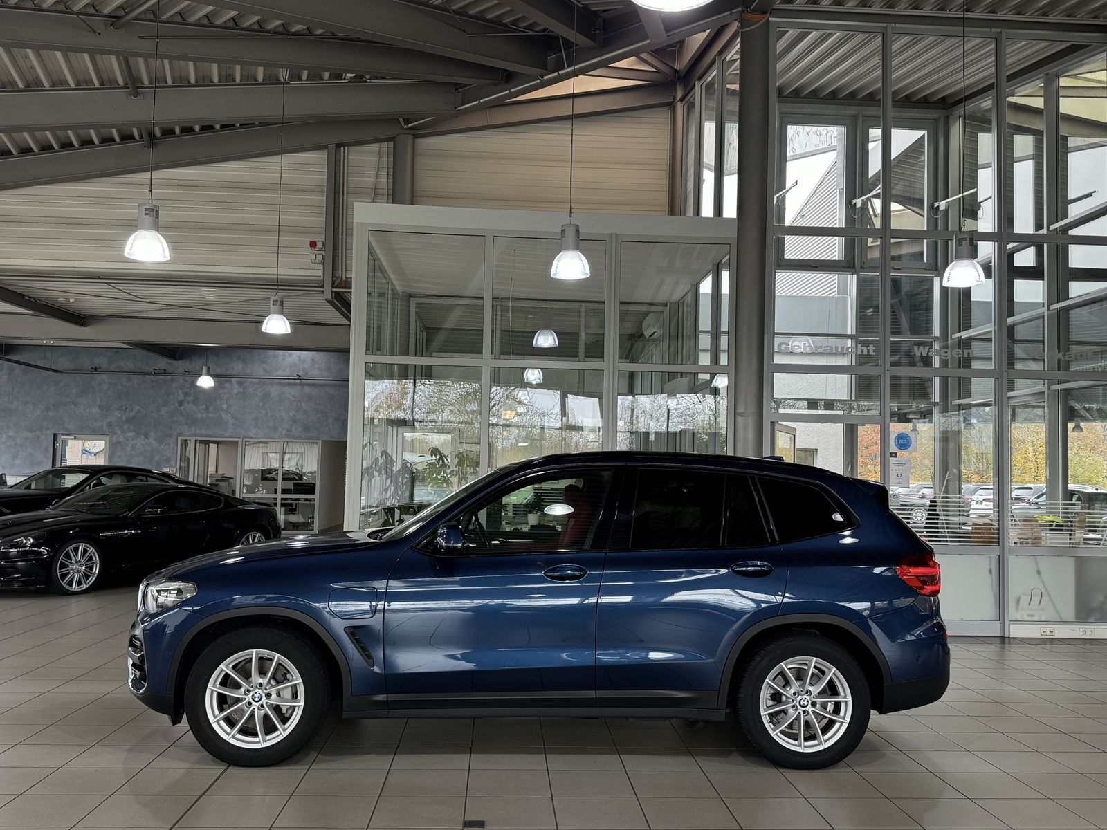 Fahrzeugabbildung BMW X3 xD30e Kamera HUD DAB HiFi Komfort Individual