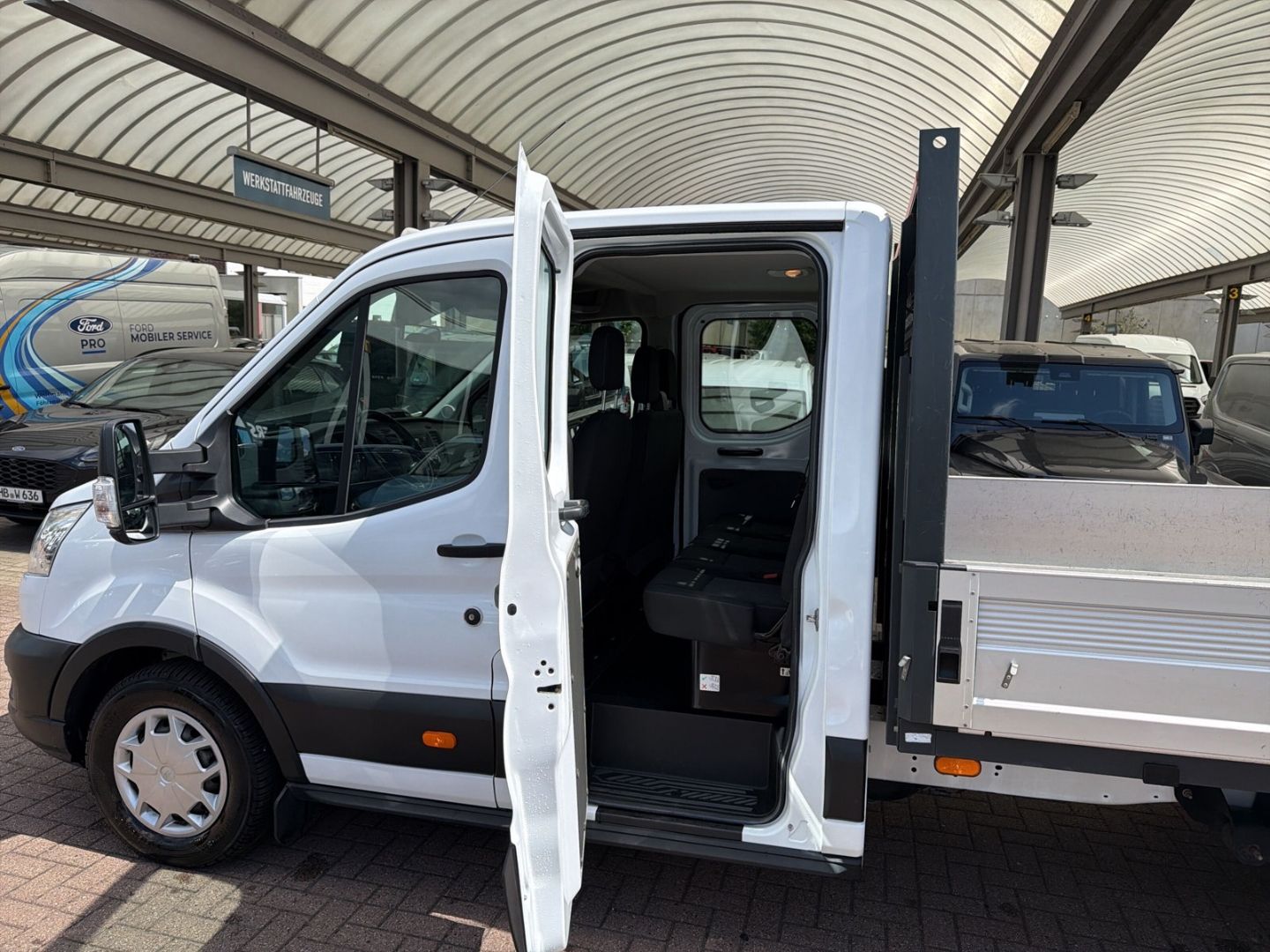 Fahrzeugabbildung Ford Transit Pritsche 350 L3 Doppelkabine Trend AHK D