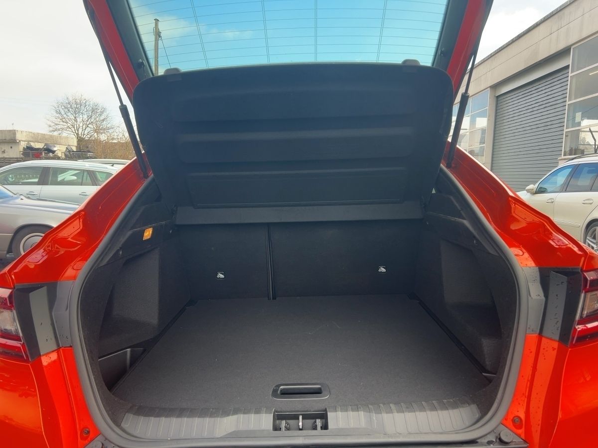 Fahrzeugabbildung Renault Arkana R.S. LINE TCe 140 EDC +WKR Alu