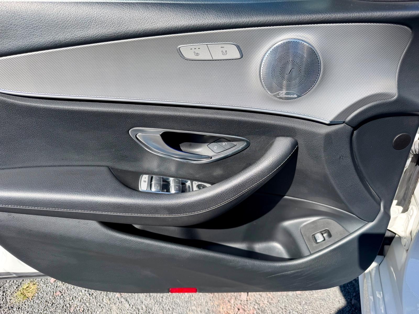 Mercedes-Benz E220d*AMG Line*LED*Navi*Burmester*