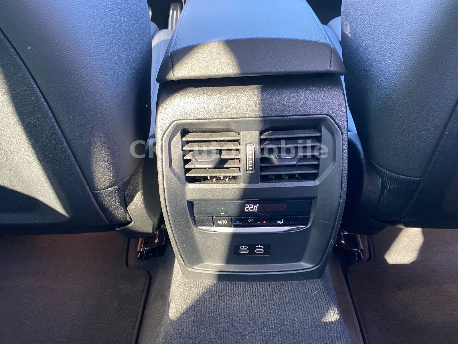 Fahrzeugabbildung BMW 320d xDrive Touring M-Sport/Navi/LED/ACC/360°Kam
