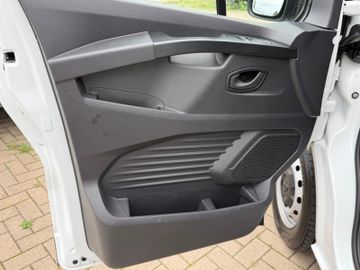 Renault Trafic - 12