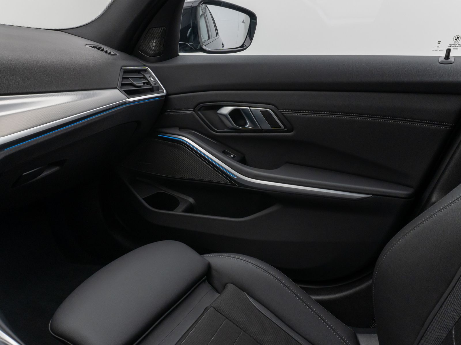 Fahrzeugabbildung BMW 330i xD Kamera HUD H/K ACC Komfort Alarm Sport