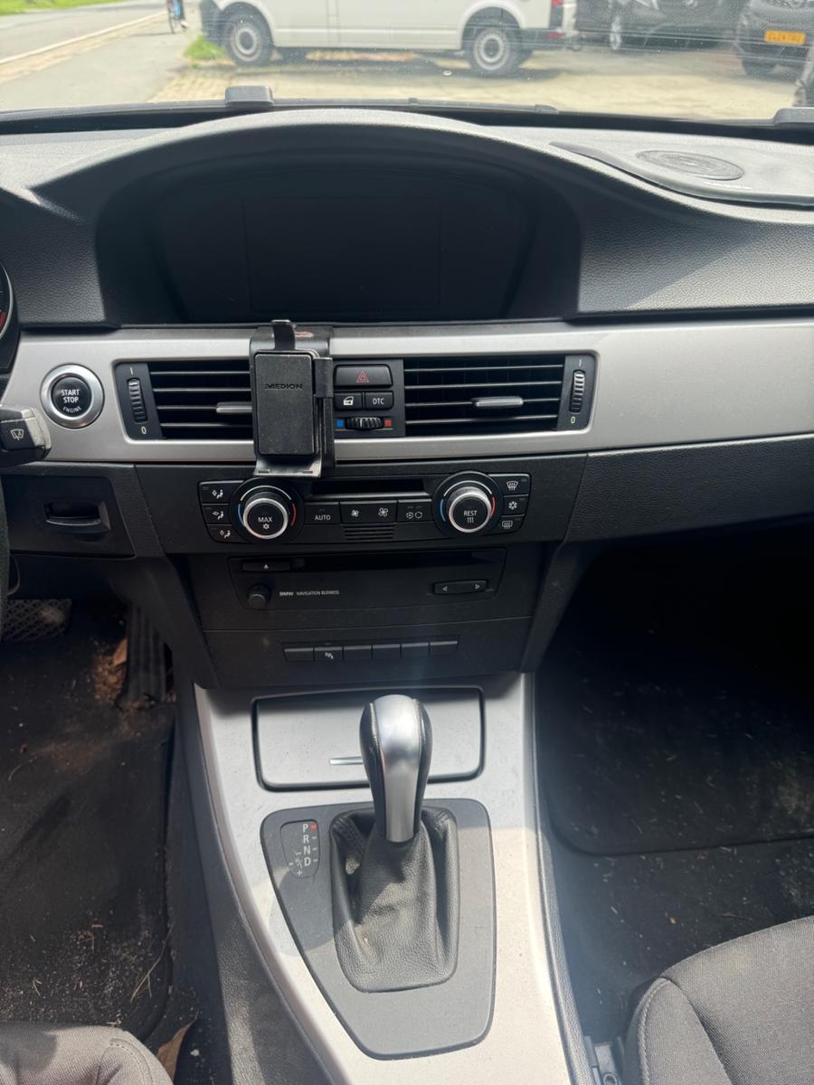 BMW 325 2007 — photo 14