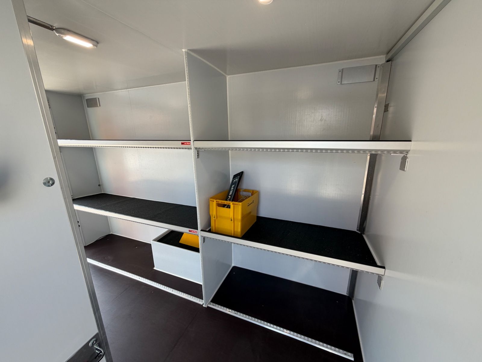 Fahrzeugabbildung Maxus eDeliver3 Lieferwagen DHL/POST ETC KAMERA