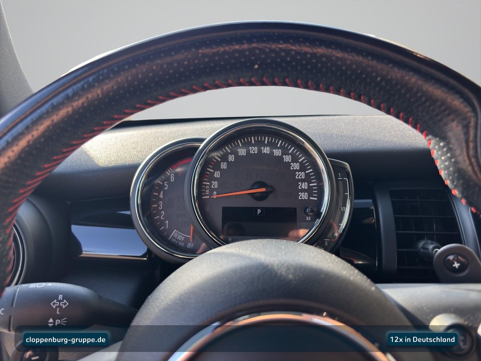 MINI Cooper S JCW Trim Navi+SHZ+HiFi+Klimaaut.+Ambi