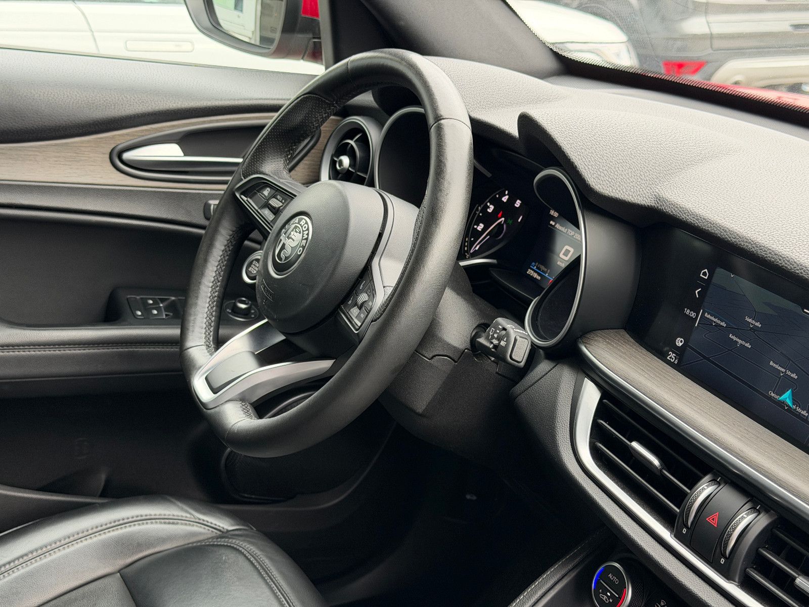 Fahrzeugabbildung Alfa Romeo Stelvio Ti Q4/MEMORY/ACC/NAVI/KAMERA/SHZ/KLIMA