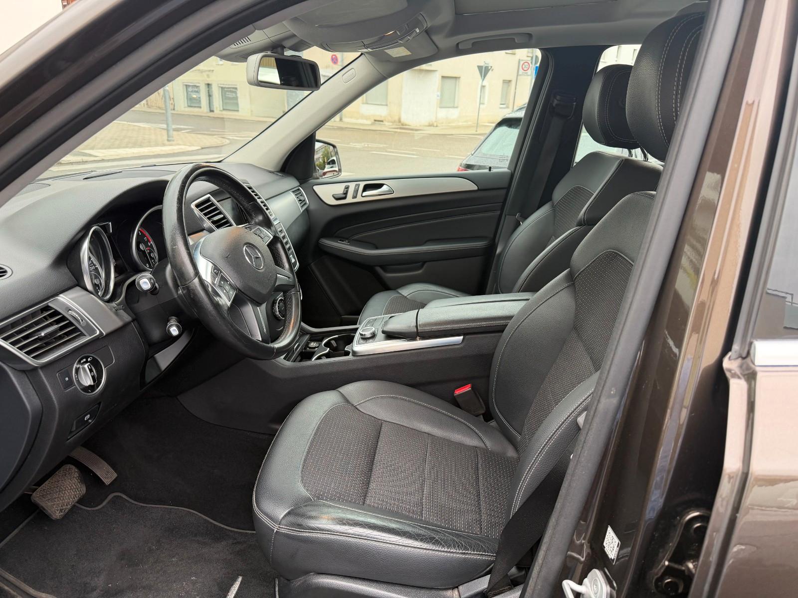 Mercedes-Benz ML 350CDI BlueT 4M ILS Pano AHK Navi Sitzh.1.HD
