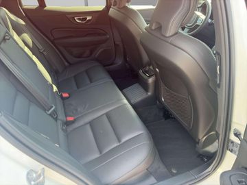 Volvo V60 Plus Bright T6 Recharge Plug-In Hybrid AWD