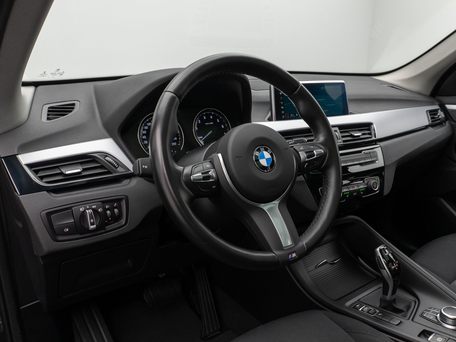 Fahrzeugabbildung BMW X1 sD20i Panorama Navi Lordos DAB HiFi Parkassis