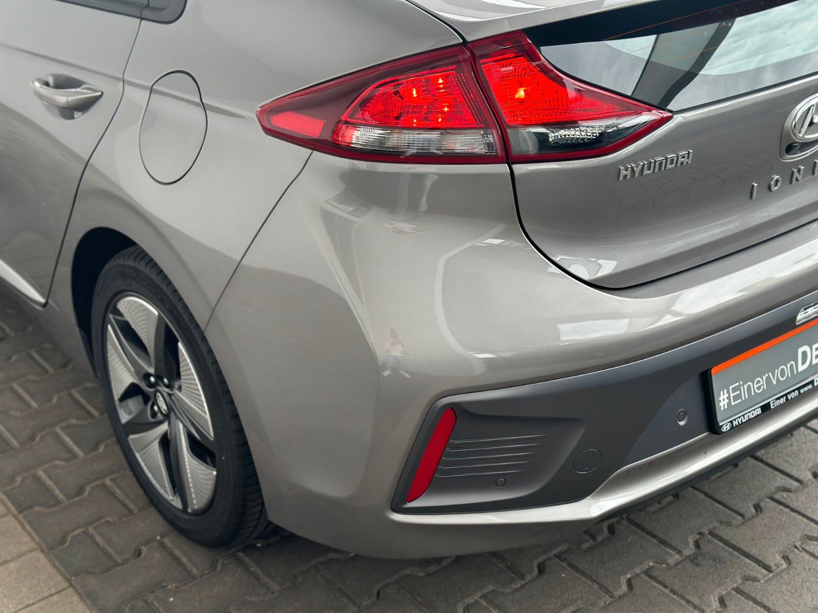 Fahrzeugabbildung Hyundai IONIQ Trend HEV 1.6l 105PS Carplay/Kamera!