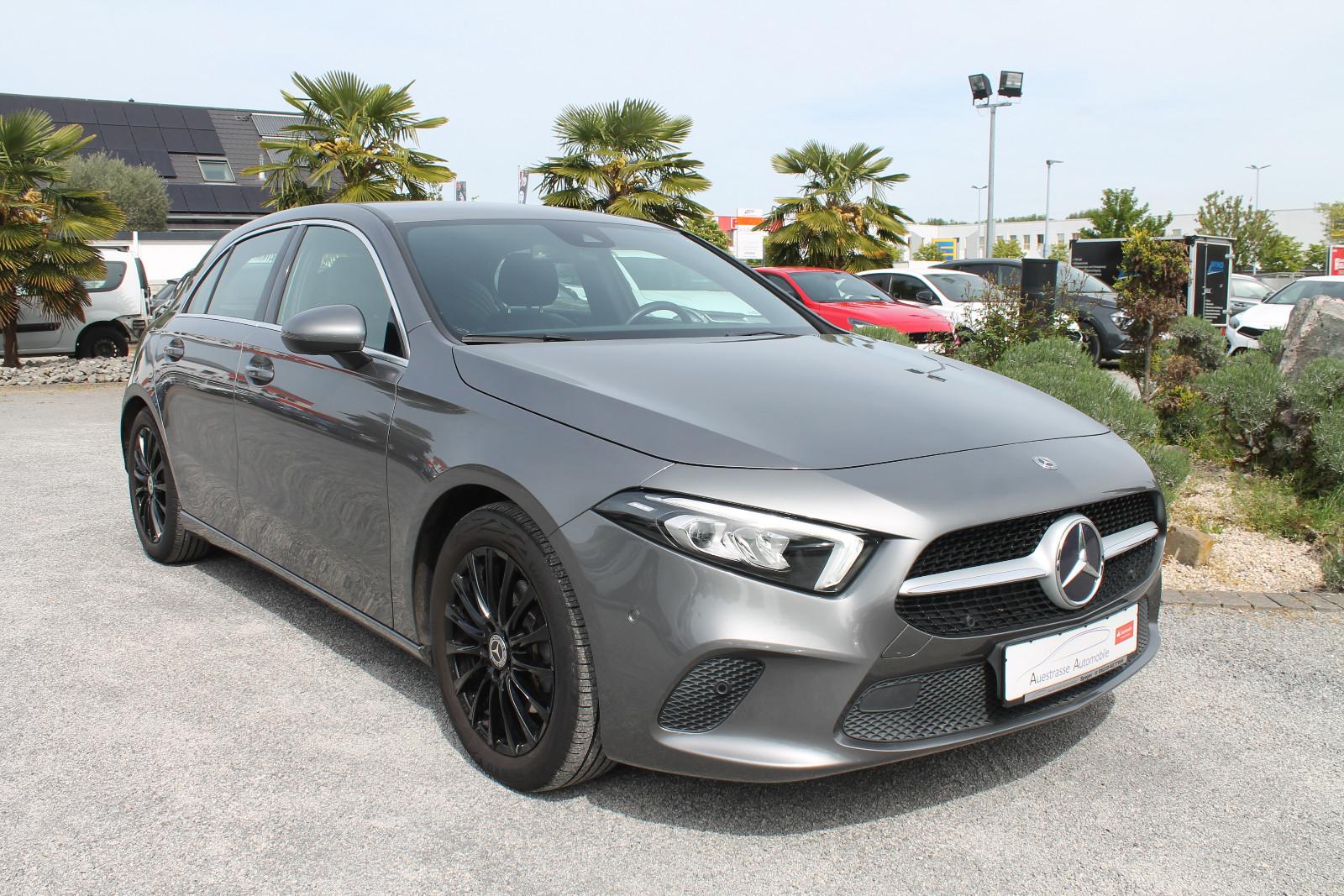 Mercedes-Benz A 200, Automatik, Navi, Leder, SHZ, LED