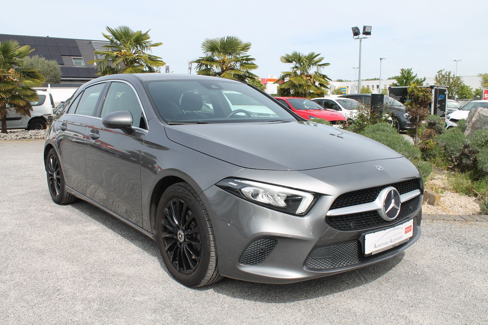 MERCEDES-BENZ A 200, Automatik, Navi, Leder, SHZ, LED