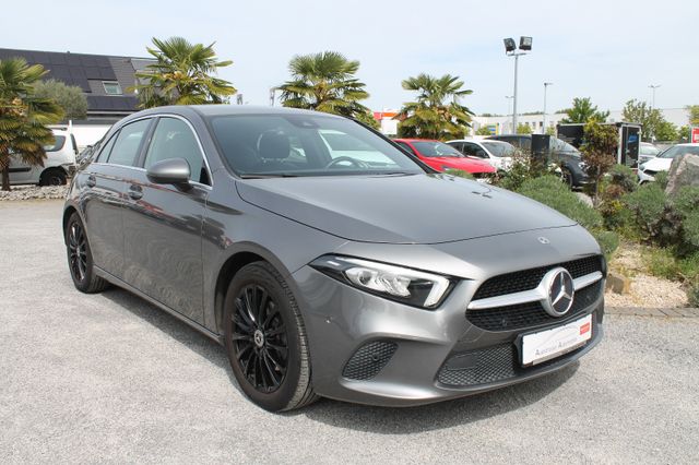 MERCEDES-BENZ A 200, Automatik, Navi, Leder, SHZ, LED
