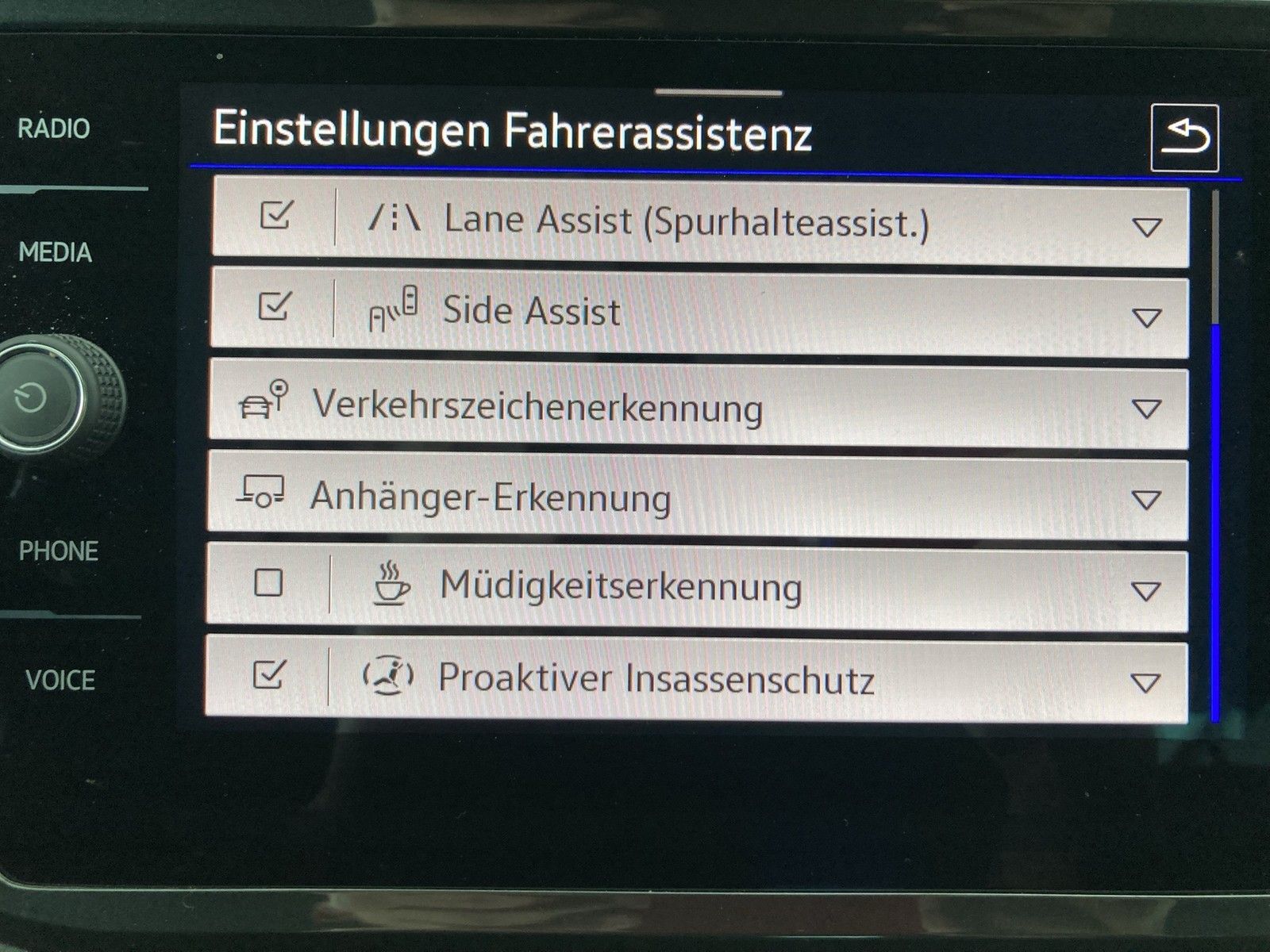 Fahrzeugabbildung Volkswagen Tiguan TSI Elegance 4M DSG Matrix Navi ACC STH A