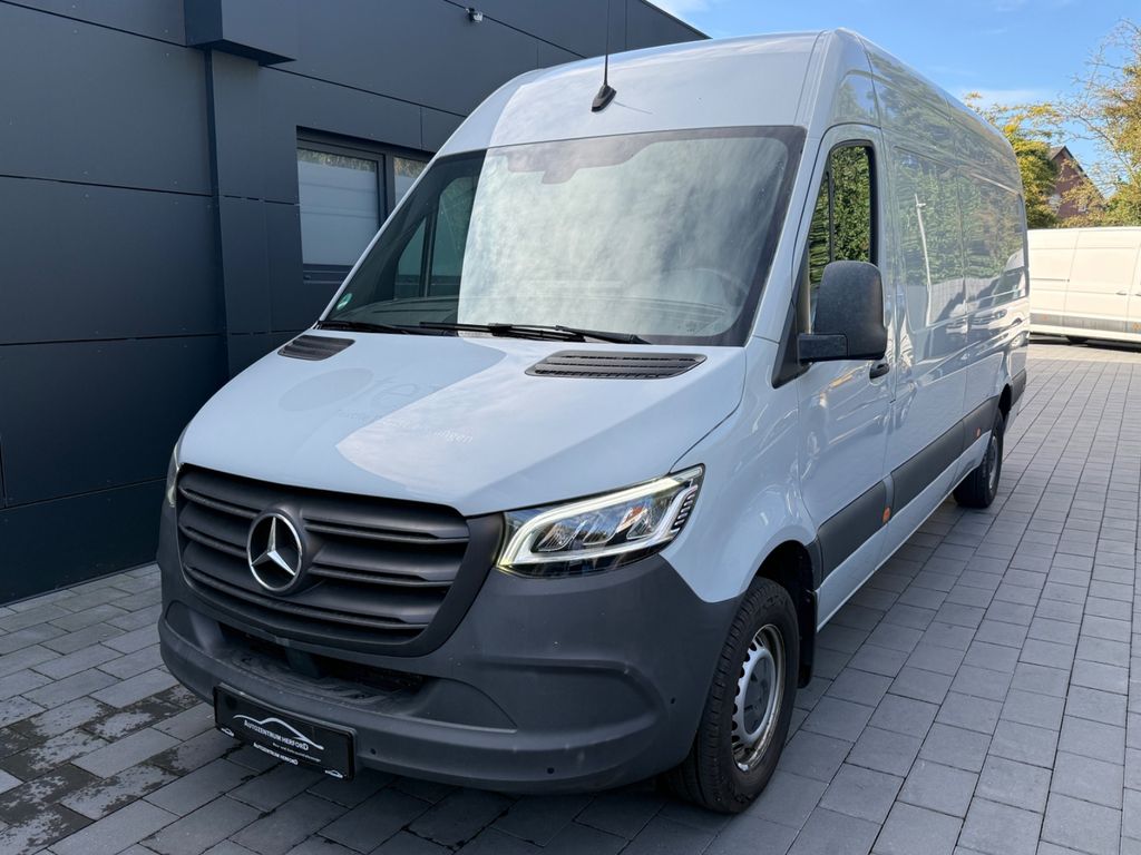Image of Mercedes-Benz Sprinter