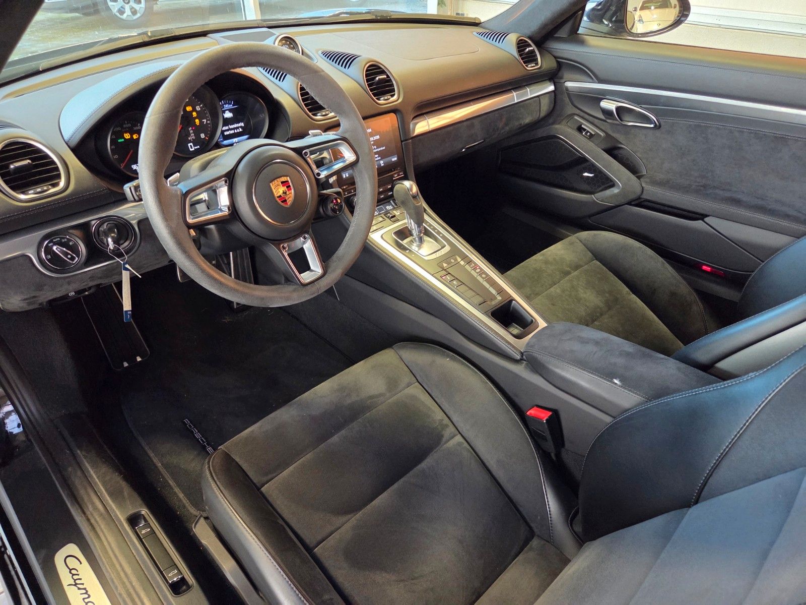 Fahrzeugabbildung Porsche Cayman 718 GTS/Sportchrono