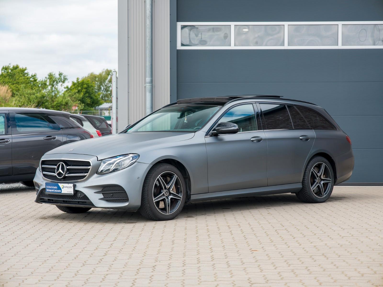 Mercedes-Benz E 300 de AMG-Pano-LED-AHK-Matt-Burmester -