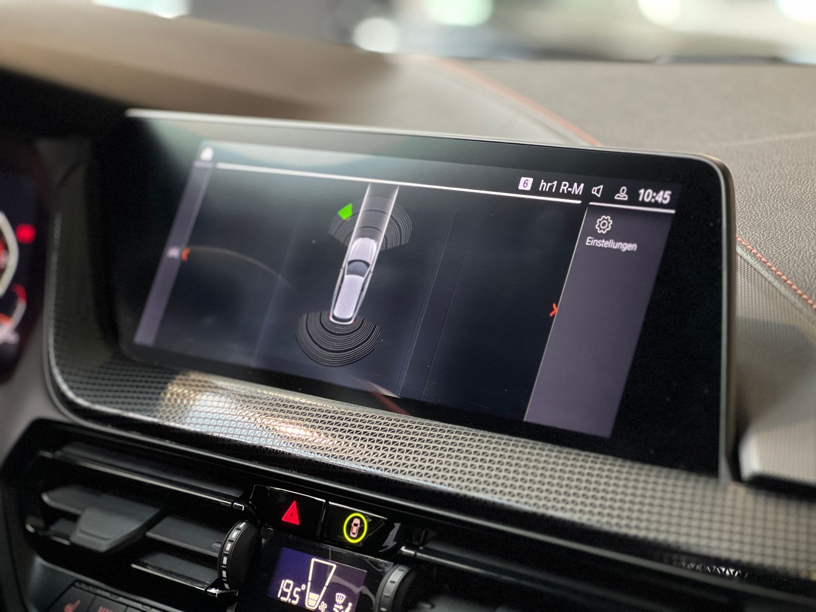 Fahrzeugabbildung BMW 118i Sport Line KLIMA LED NAVI SHZ