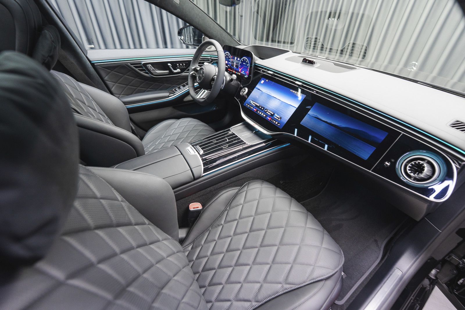 Fahrzeugabbildung Mercedes-Benz S 450 4M Lang MY27 Facelift AMG Plus Fond TV