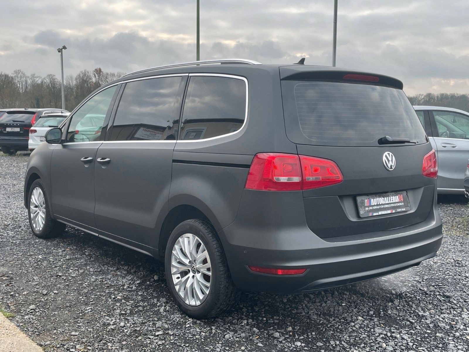 Fahrzeugabbildung Volkswagen Sharan HIGHLINE 7-SITZER Navi Leder Xenon SPORT