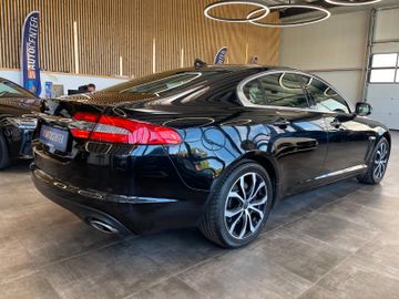 Jaguar XF 2.2 Diesel *LEDER*KAM*NAVI*PDC*SZHZ*XENON*