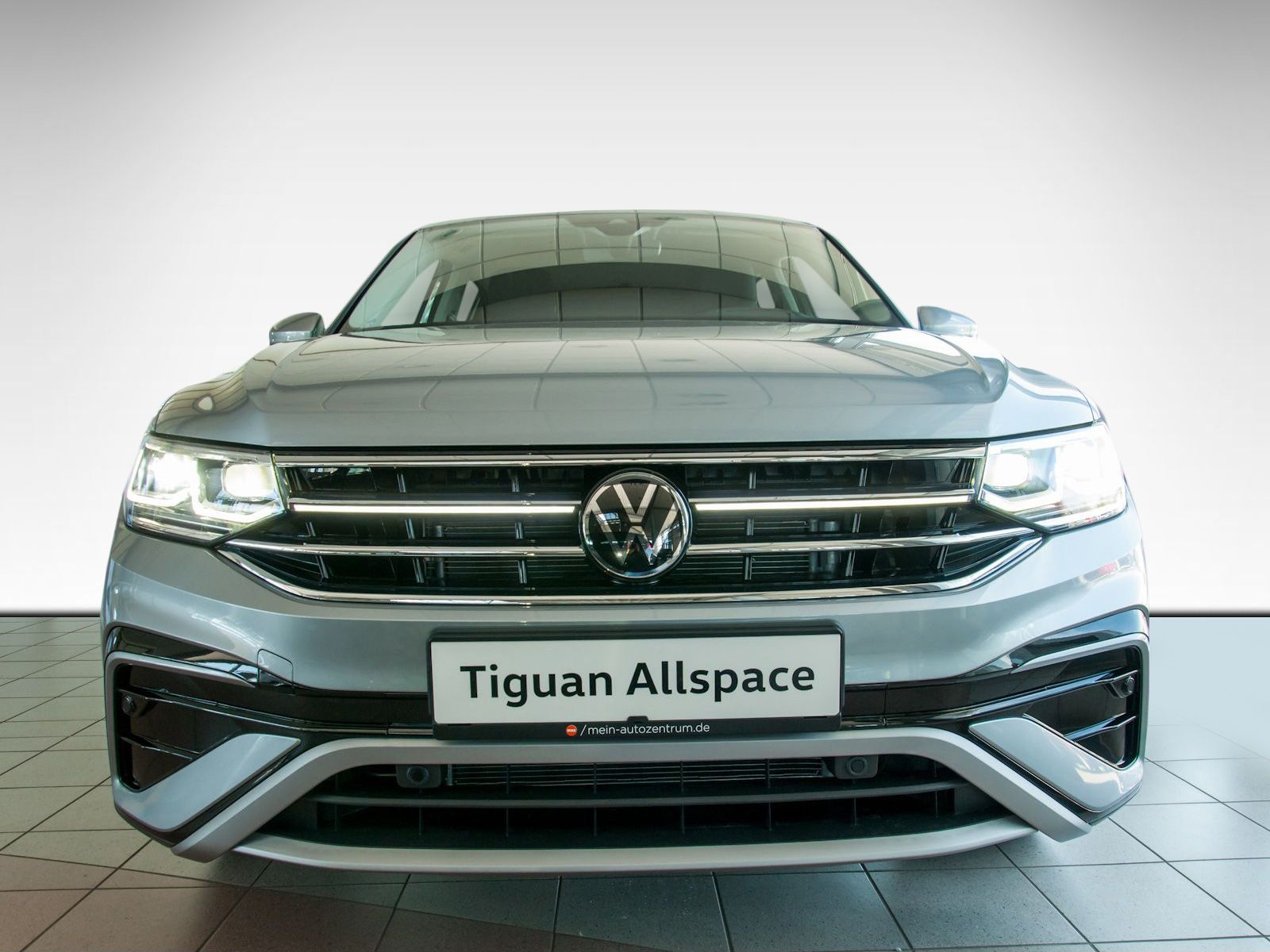 Fahrzeugabbildung Volkswagen Tiguan Allspace Elegance 2.0 l TDI SCR 4MOTION 2