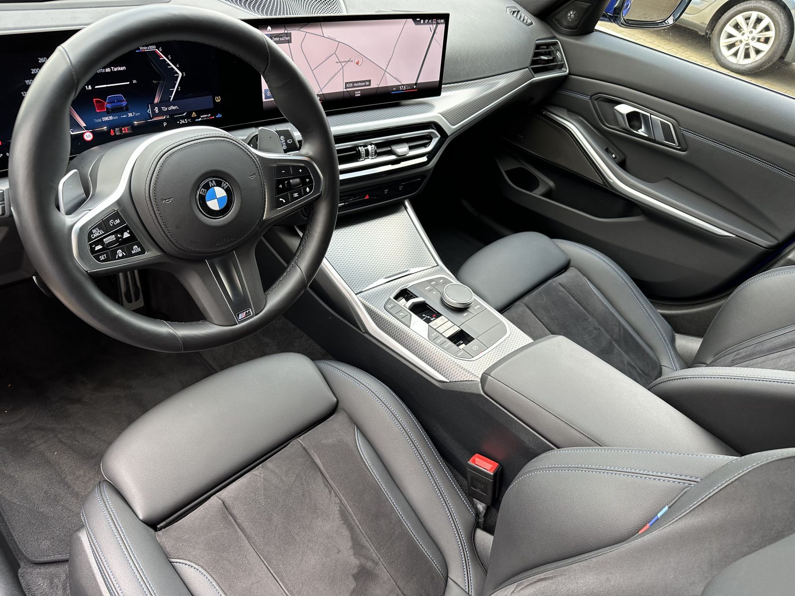 Fahrzeugabbildung BMW 330d Touring M-Sport NAV+LED+ACC+HEAD-UP+H&K+AHK