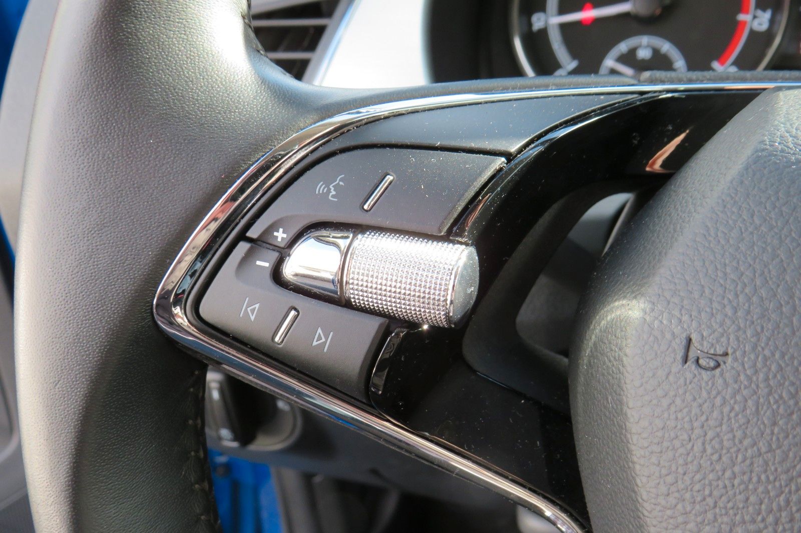 Fahrzeugabbildung SKODA Fabia Combi Ambition SITZH. GRA PDC NAVI APP 1.H