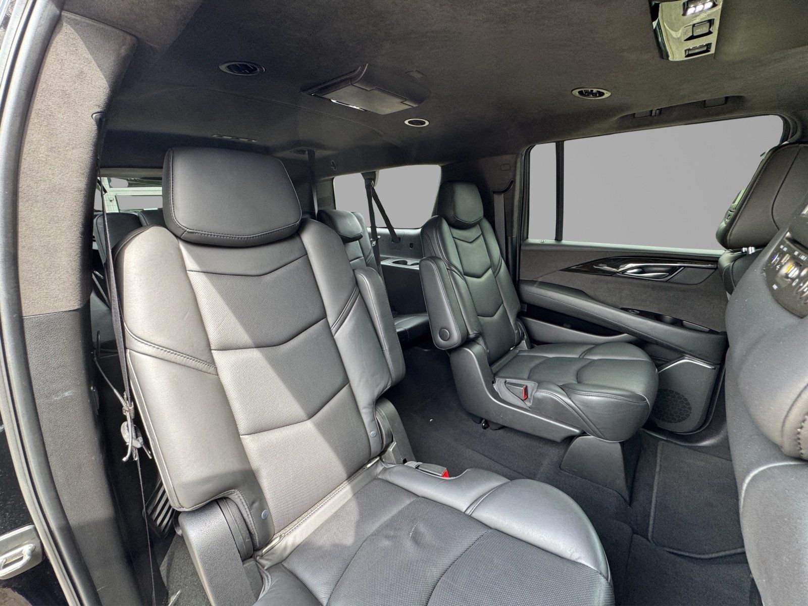 Fahrzeugabbildung Cadillac Escalade 6.2 V8 Platinum ESV // DT.Erstzulassung