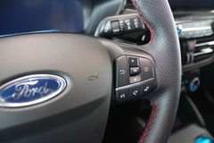 Fahrzeugabbildung Ford Kuga 2.5 Duratec FHEV ST-Line X 4WD + Panodach
