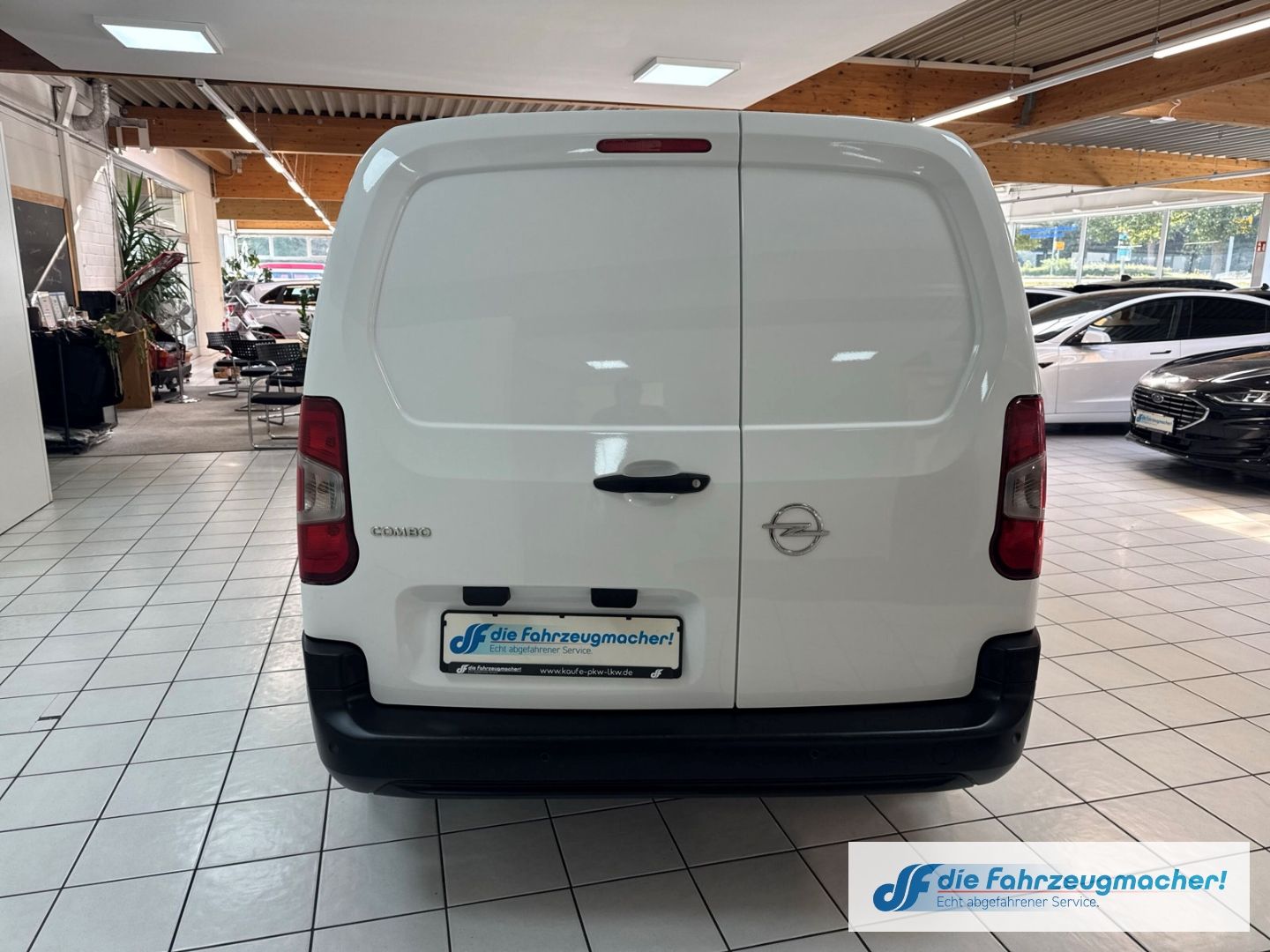 Fahrzeugabbildung Opel Combo E Cargo Edition erhöhte Nutzlast XL 1.5 D