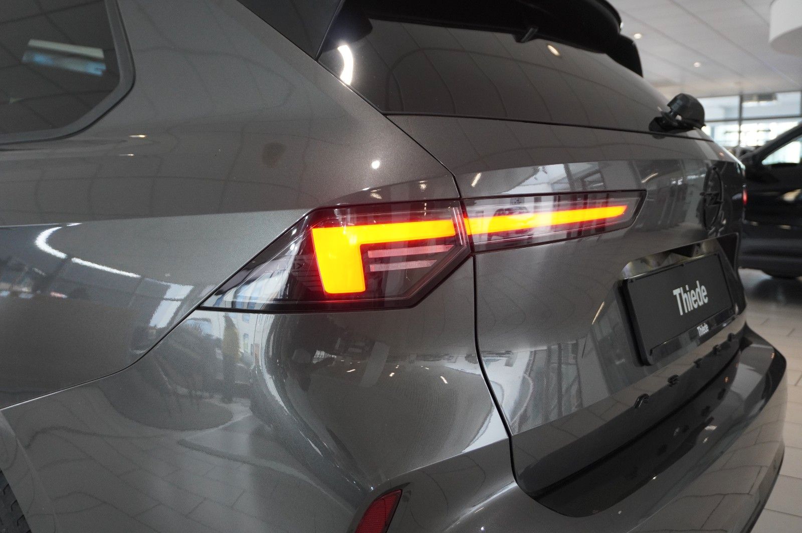 Fahrzeugabbildung Opel Astra L ST 1.2T GS SPORT NAVI/LED/360°/PANO./HUD