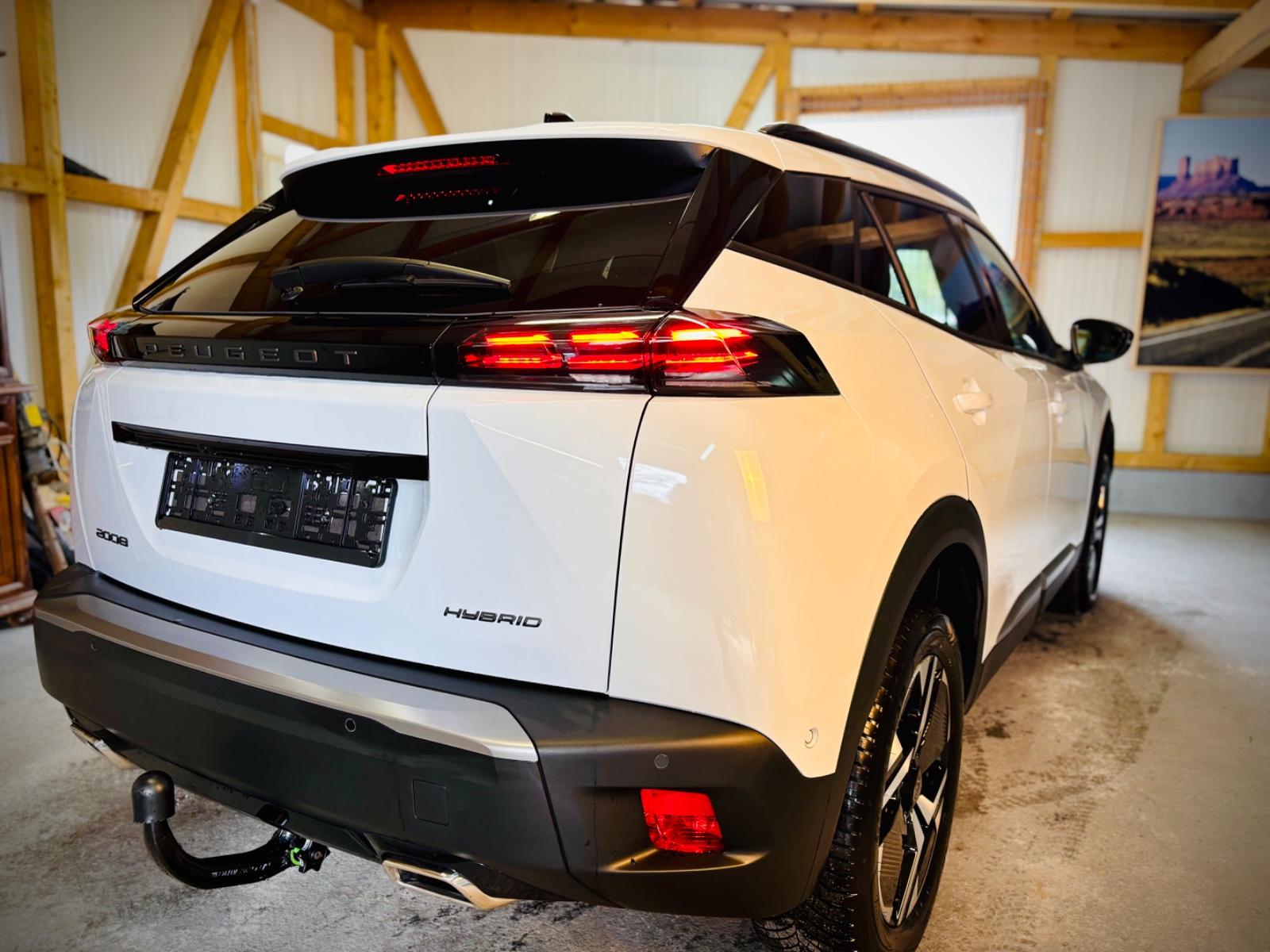 Peugeot 2008 Hybrid 136 Allure Anhängerkupplung/8300Km!