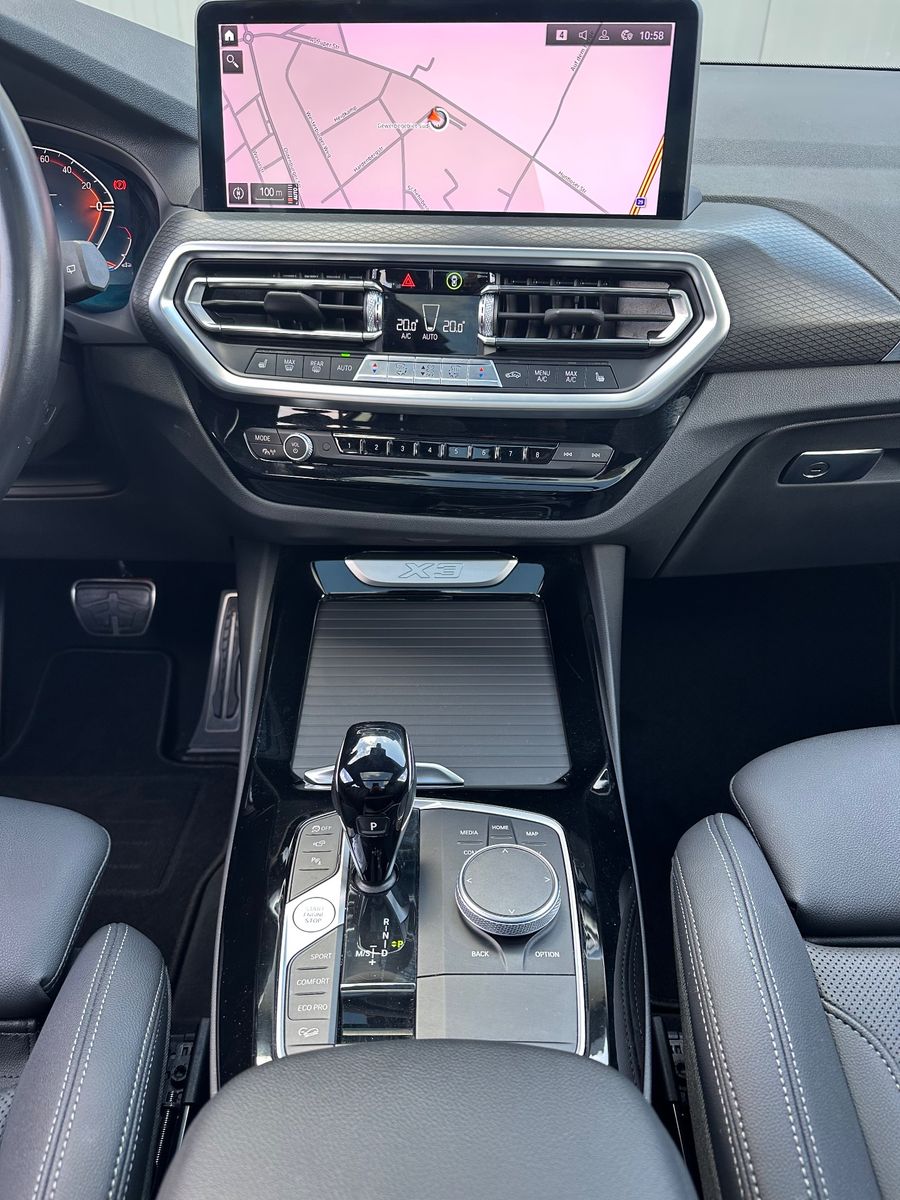 Fahrzeugabbildung BMW X3 xDrive30d M-Sport NAV+LED+PANO+AHK+HUD+360°