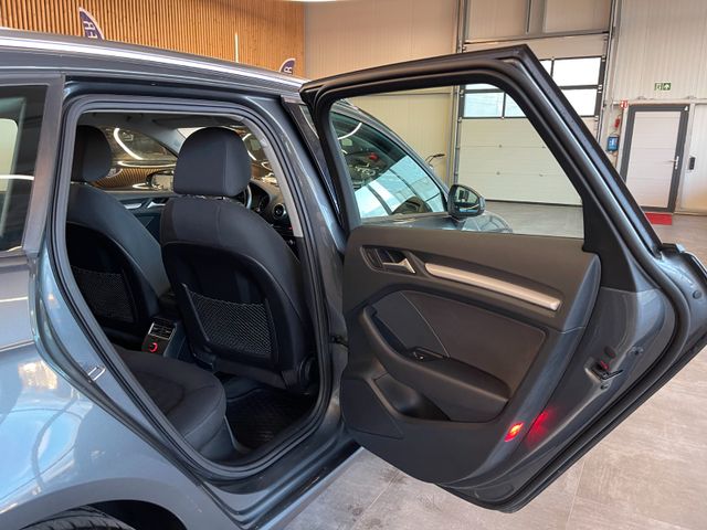 Audi A3 Sportback attraction ultra*2. Hand*Navi*Xenon