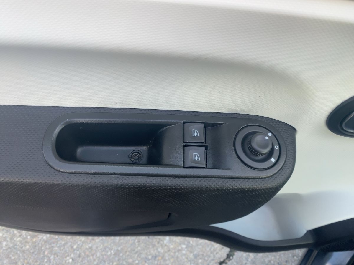 Fahrzeugabbildung Renault Twingo Zen SCe 65 SHZ Klima Bluetooth DAB+