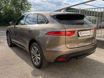 Jaguar F-Pace - 4