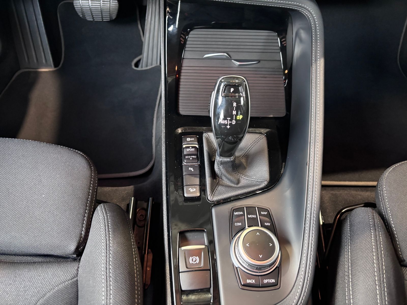 Fahrzeugabbildung BMW X2 xDrive 20 d Advantage AHK LED NAVI ALU